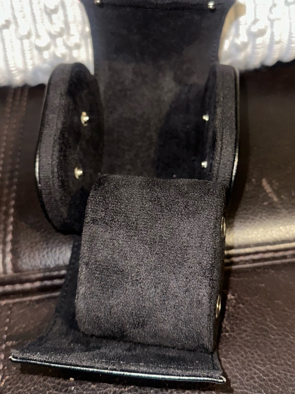 Premium Black Leather Single Travel Watch Case - Picture 5 of 6